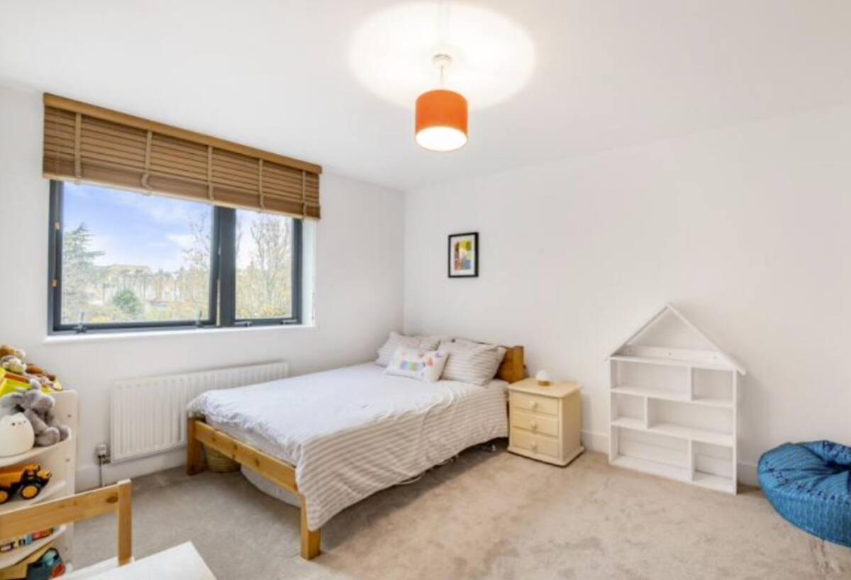 Spacious, Bright And Modern Flat In Holloway ลอนดอน ภายนอก รูปภาพ