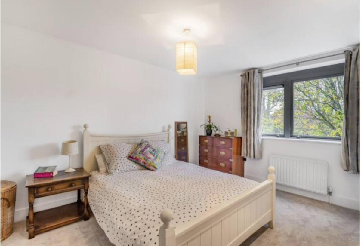 Spacious, Bright And Modern Flat In Holloway ลอนดอน ภายนอก รูปภาพ