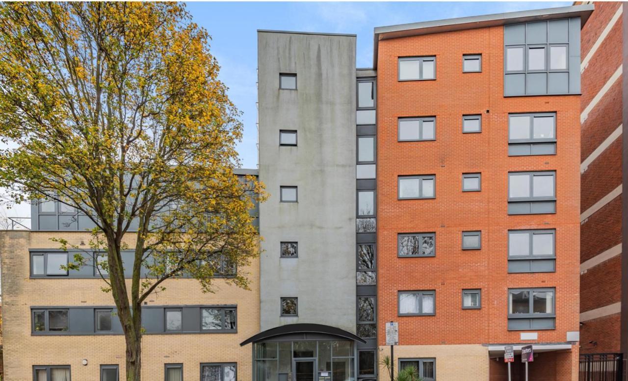 Spacious, Bright And Modern Flat In Holloway ลอนดอน ภายนอก รูปภาพ