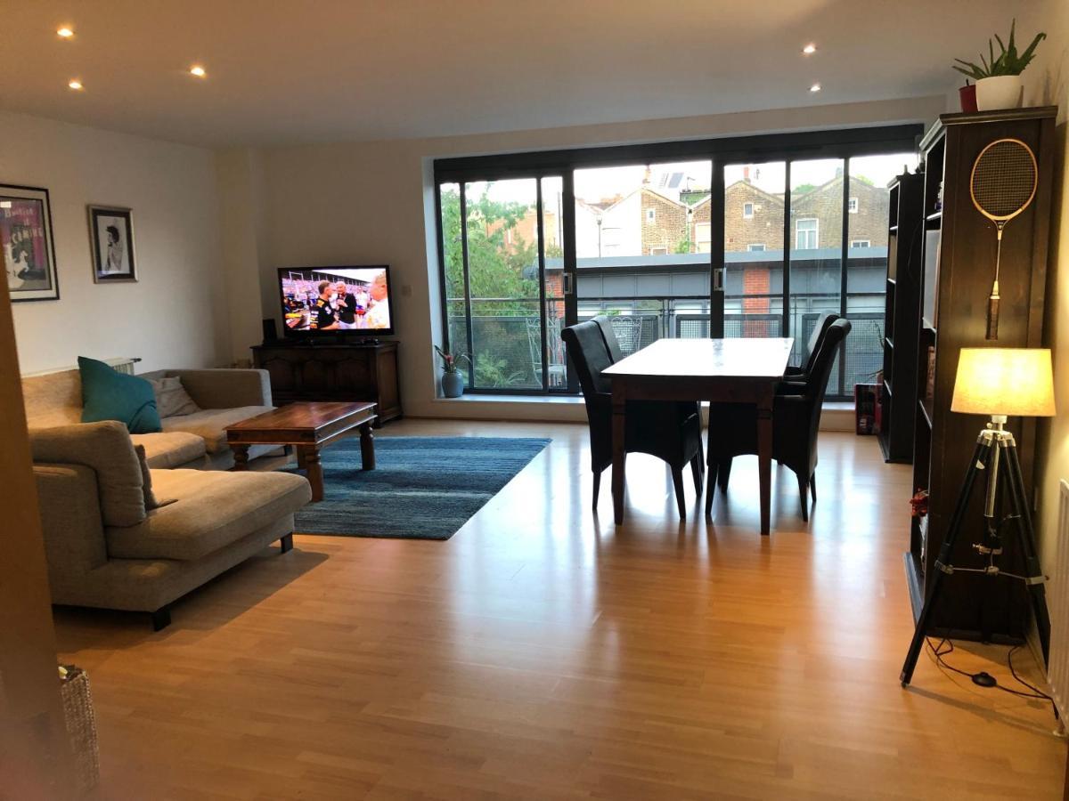 Spacious, Bright And Modern Flat In Holloway ลอนดอน ภายนอก รูปภาพ